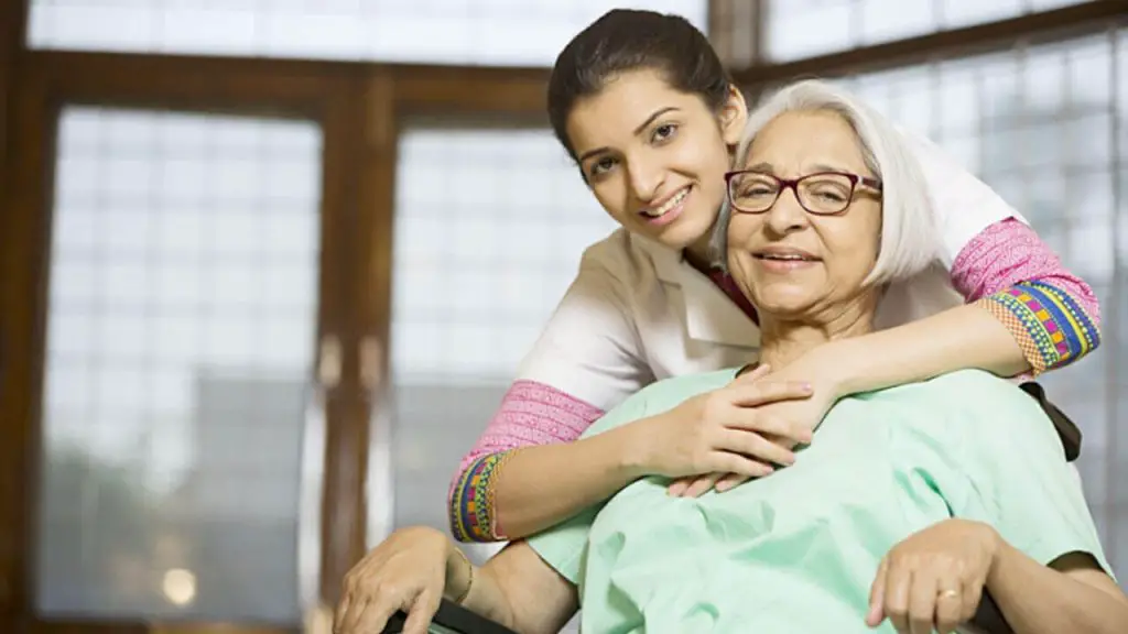 কেয়ারগিভার কি এবং কি কি কাজ করে